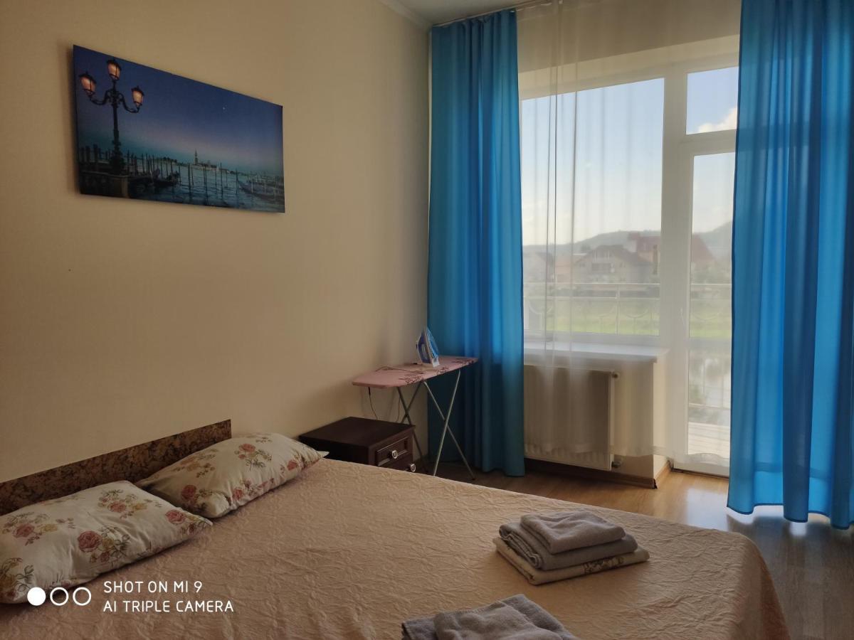 Apartments Domovik Просторная Квартира С Видом На Горы Μουκάτσεβο Εξωτερικό φωτογραφία