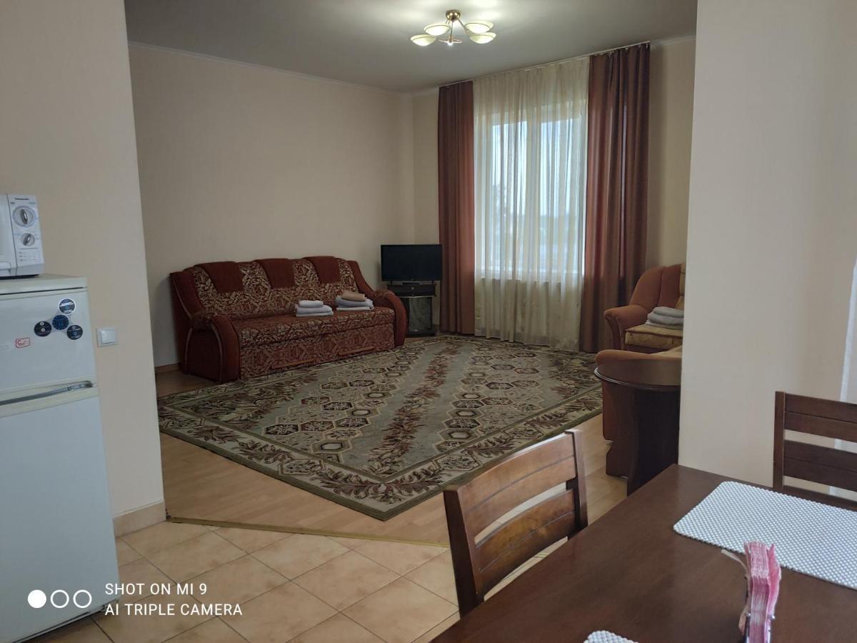 Apartments Domovik Просторная Квартира С Видом На Горы Μουκάτσεβο Εξωτερικό φωτογραφία